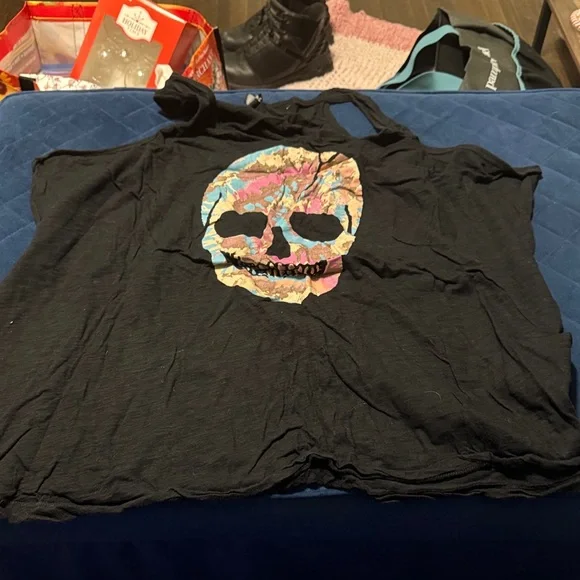 Black Skull Graphic Tank Top - Picture 1 of 3